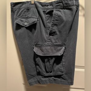 Men’s True Nation cargo shorts. Waist 48. Black